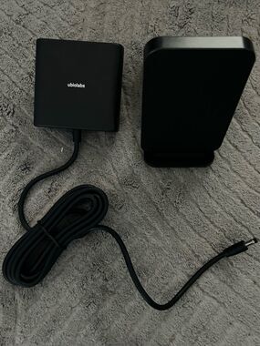 UbioLabs AWC1109ABV 2-in-1 Wireless Charging Phone Stand